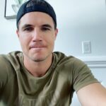 Robbie Amell Instagram - I will be going live with @fitsqr for a workout tomorrow morning at 10am pst // 1pm est - come get your sweat on. 30 min. See you tomorrow! @jessedunphy @ivanakrunicfit
