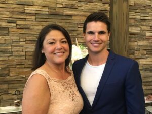 Robbie Amell Instagram - Happy Mother’s Day to all the amazing moms out there! You’re the reason we’re all here xoxoxo 😘😘😘