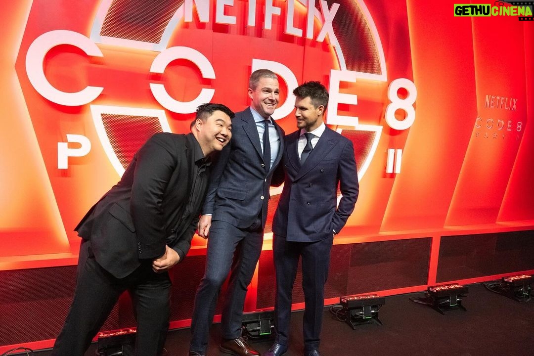 Robbie Amell Instagram - Premiere photo dump — Code 8 part II premiere was above and beyond anything I ever imagined it would be. Thank you so much to all the people and all the hard work that got us here and everyone who came out to celebrate. Sharing it with friends and family was something I will never forget. Special thank you to our PR team at Netflix, Robin, Lindsey and Lauren. @warrenalfiebaker thank you for always making me look good. Suit by @isaia CODE 8 PART II Streaming now on @netflix 📸 by George Pimentel / Netflix