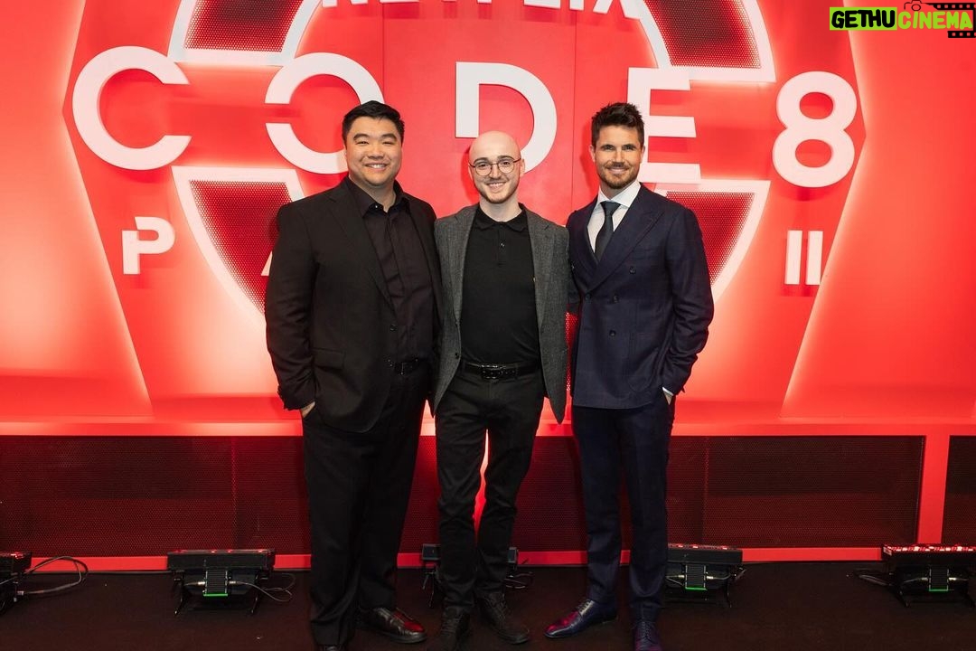 Robbie Amell Instagram - Premiere photo dump — Code 8 part II premiere was above and beyond anything I ever imagined it would be. Thank you so much to all the people and all the hard work that got us here and everyone who came out to celebrate. Sharing it with friends and family was something I will never forget. Special thank you to our PR team at Netflix, Robin, Lindsey and Lauren. @warrenalfiebaker thank you for always making me look good. Suit by @isaia CODE 8 PART II Streaming now on @netflix 📸 by George Pimentel / Netflix