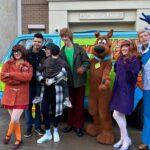 Robbie Amell Instagram - Thank you @unistudios for an incredible day! Little guy’s first trip was a huge success — Jurassic World and the Simpsons tied for his favorite ride but meeting Megatron, Optimus and Bumble Bee took the cake.. I even got to introduce him to some old friends. Also I thought there would be a bigger reaction on the Waterworld finale. He didn’t even flinch. 🤷🏻‍♂️