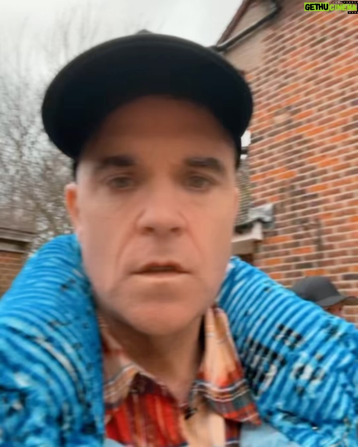 Robbie Williams Instagram - Thank you for taking silly very seriously. We appreciate your patronage.Fancy some more ? Please check out our playlist in todays stories ❤️
