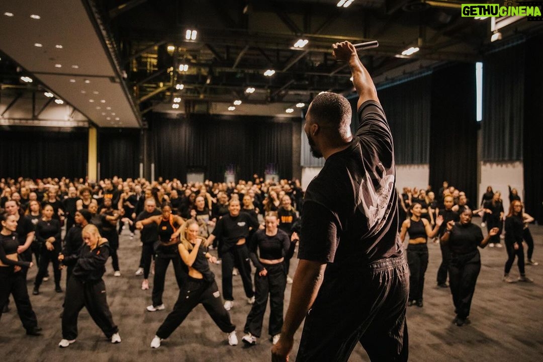 Robbie Williams Instagram - Massive congratulations to my @lmauniofficial family for creating the YOU Festival which featured conferences, panels and workshops from the creative industry’s most recognised individuals and prestigious companies. The aim of the festival was to inspire the next generation of young creatives and it achieved exactly that… x