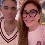 Robbie Williams Instagram - Have a Fucking Fantastic Christmas !! Love, Rob and Ayda xx ❤️ @shopayda @robbiewilliams #merrychristmas #fuckingfantastic #fuckyeah #fuckedyfuckfuck