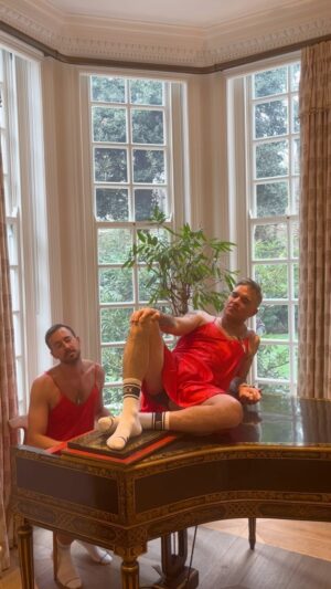 Robbie Williams Instagram - Here’s hoping the ‘Fuck Boy’ in your life, romances the @shopayda socks off of you today…! 

#fuckboyfantasy #valentinesday #shopayda #giftsforhim