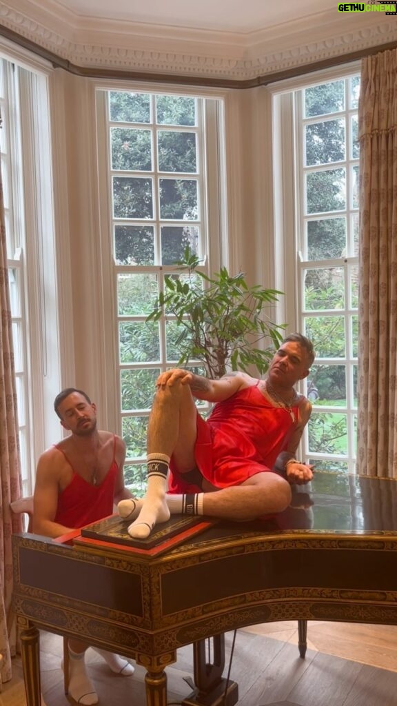 Robbie Williams Instagram - Here’s hoping the ‘Fuck Boy’ in your life, romances the @shopayda socks off of you today…! #fuckboyfantasy #valentinesday #shopayda #giftsforhim