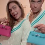 Robbie Williams Instagram - Halloween💀👻🎃 -Ayda style. Who makes a prettier trophy wife?? @aydafieldwilliams vs. @robbiewilliams 🏆 What are you dressing up as tonight? Don’t forget to tag us in your pics! #shopayda #aydaactive #halloween #halloweencostume #glamhalloween London,UK