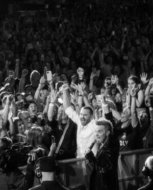 Robbie Williams Instagram - Sydney: that was an unforgettable evening, thank you - I love you, Australia. 

Congratulations to Daniel and Lauren - I wish you a lifetime of happiness together. Rob x