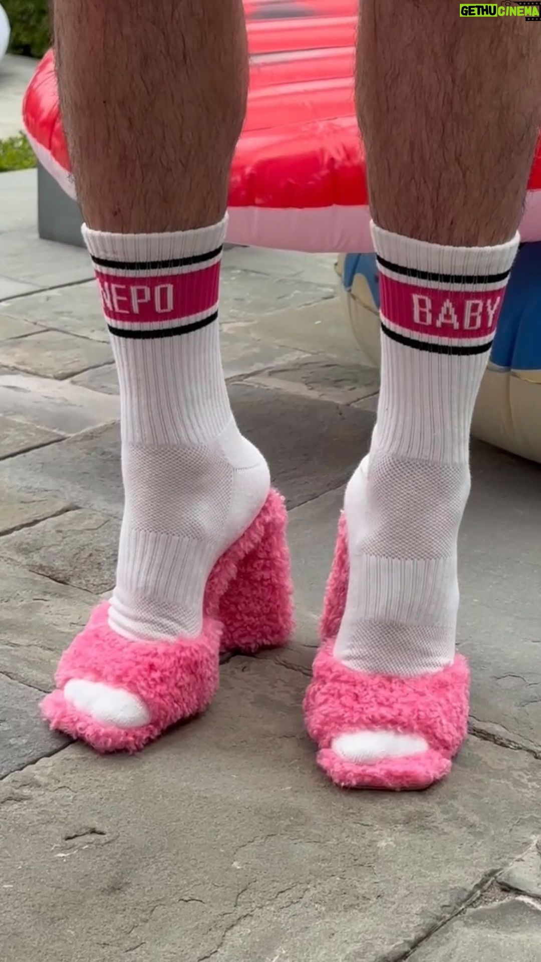 Robbie Williams Instagram - It’s f*ck boy appreciation month. After all, without them, we wouldn’t have one night stands. #valentinesday #newdrop #shopayda #aydaactive