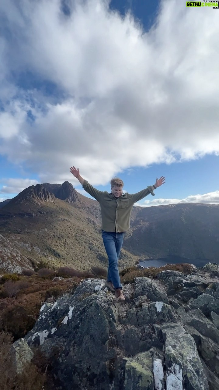 Robert Clarence Irwin Instagram - Come with me to summit Hansons Peak at Cradle Mountain - Lake St Clair National Park. This has got to be one of my favourite hikes in @tasmania. #ad #DiscoverTasmania