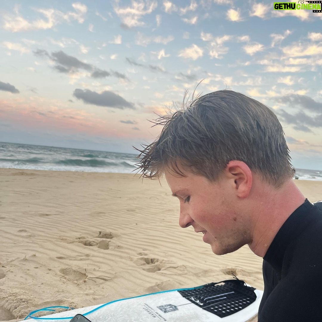 Robert Clarence Irwin Instagram - Beach arvos 👌