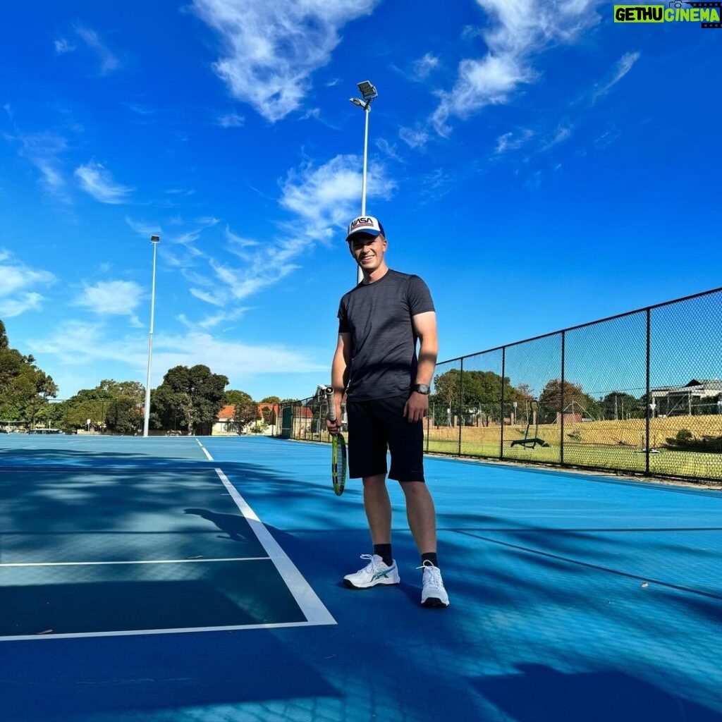 Robert Clarence Irwin Instagram - See you on the court 🤙😆🤙