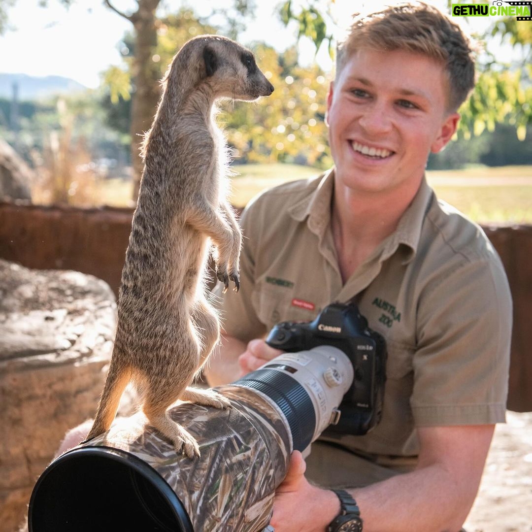 Robert Clarence Irwin Instagram - You gotta have good photography assistants when you’re on the job.