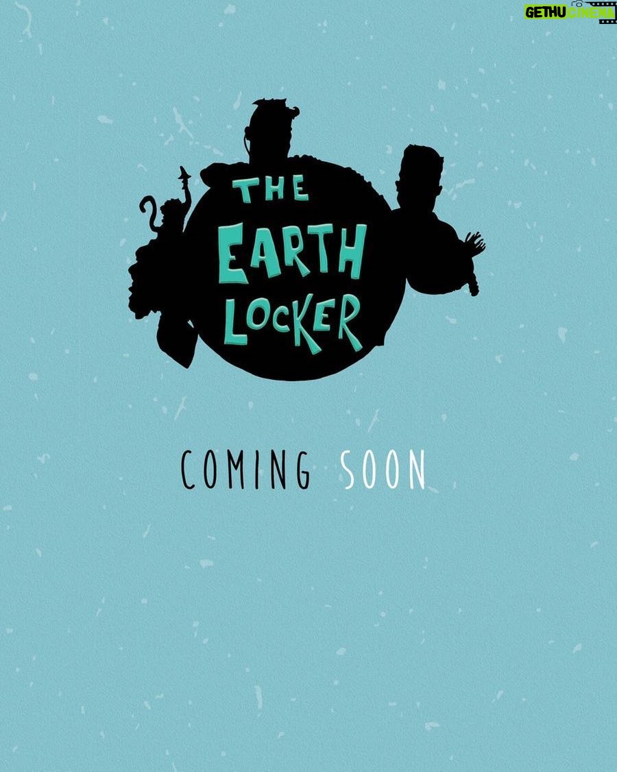 Robert Sheehan Instagram - All million of yous. Keep your two million ears to the ground (yes, both ears somehow) for me and @tom.hopperhops and @thedungareedad ‘s new waffle the Earth Waffle @theearthlocker Probably come out close to @umbrellaacad season 2’s release July 31st. Kabooooom, go forth and multiply 🌍🌞🍭😩💦