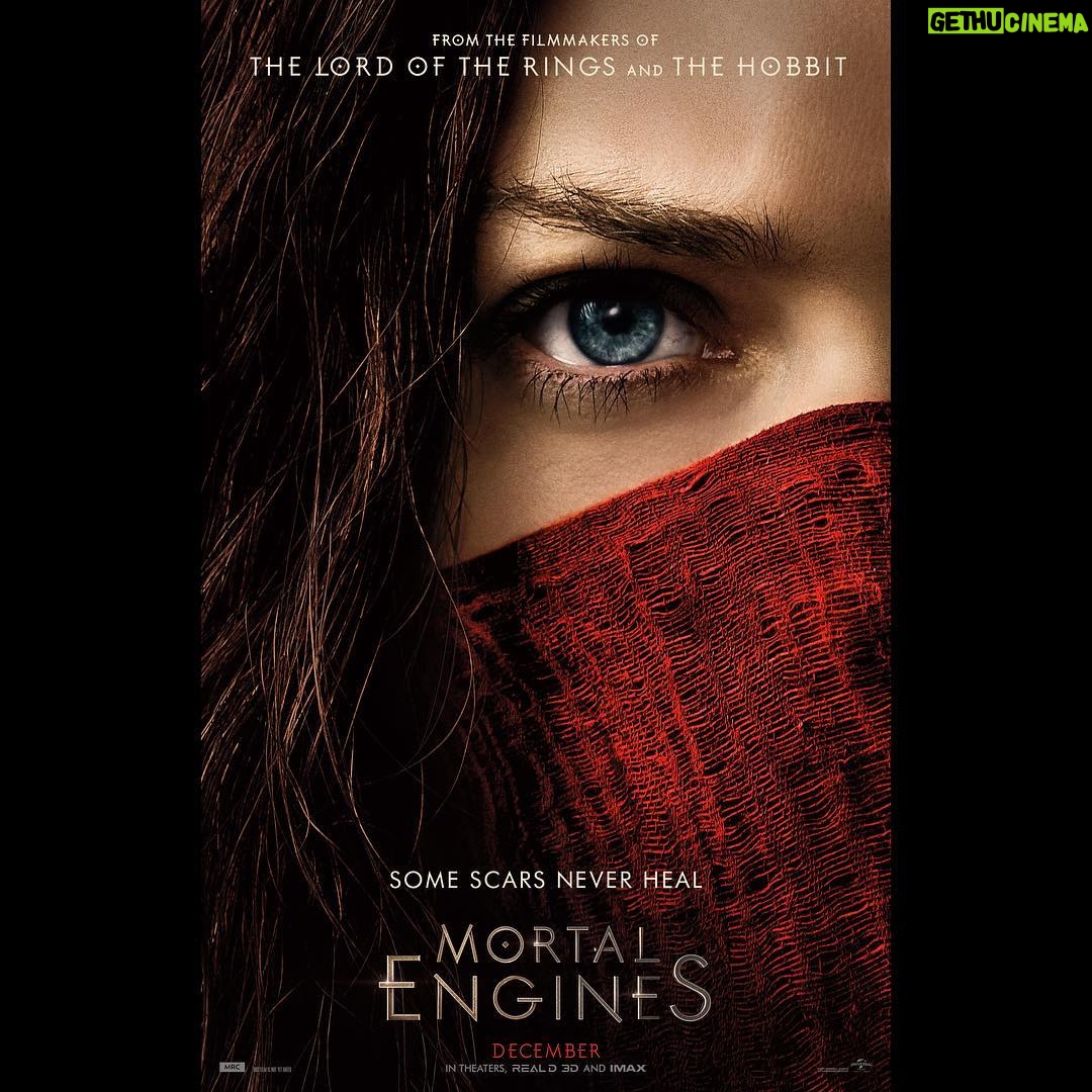 Robert Sheehan Instagram - Not long now baby #mortalengines