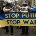 Robert Sheehan Instagram - My post commemorating the death of @navalny the other day in no way equals my being in favour of the war in Ukraine. I have been supporting the Ukrainian war effort through an organisation called #comebackaliveukraine - if you want to support the Ukrainian war effort, go to @savelife.in.ua and donate a few quid to them🙏🏽🇺🇦