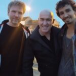 Robert Sheehan Instagram - Brutal, funny, SEXY, tragic, teeth-grindingly vulnerable - watching #PatKinevane do his show KING last night on Sherkin Island was a visceral reminder of why I wanted to become an actor in the first place 👑 #edinburghfringefestival next Sherkin Island, Cork, Ireland