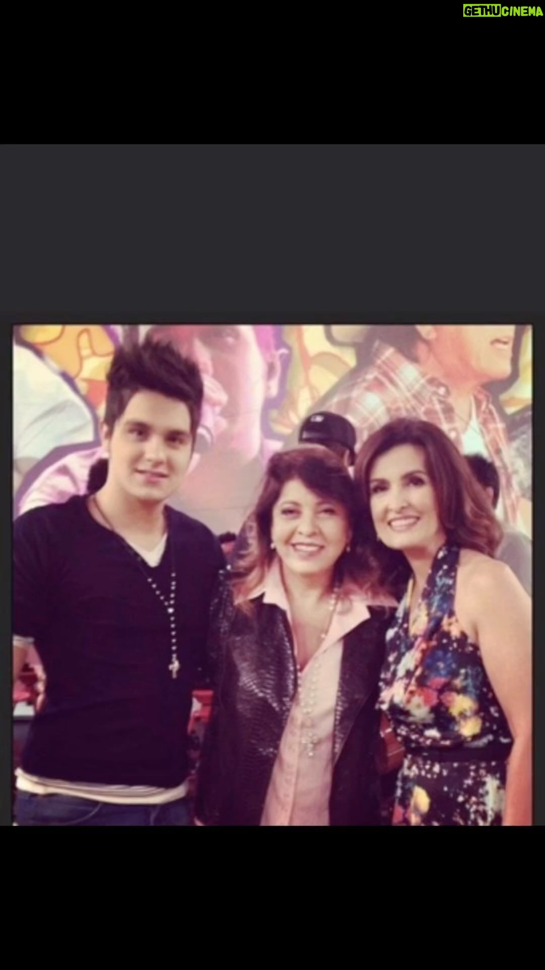 Roberta Miranda - 45K Likes - #tbt❤️ @luansantana @fatimabernardes Luan … ninguém segura uma mulher segura !!! Talentoso e humilde
AE!! bb dedicado a vc