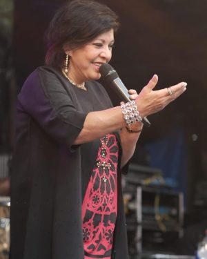 Roberta Miranda Instagram - Obrigada Arthur Alvim!! Delícia de público que amo!! @alinetorressp @culturasp @severinormoficial  @paoloproducoes  @celiamoratori