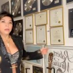 Roberta Miranda Instagram - OBRIGADA MEUS AMORES POR TANTO CARINHO Q BOM QUE GOSTARAM ……👈🏼👈🏼Tá aqui o tão esperado #perigosaelinda agradeço ao compositor Wilseu Pause pelo carinho !! O clip vem vindo… perigosa…kkkkk @wilceupause está música já está comigo faz tempo.. chegou o momento dela comigo. 🙏🙏🙏💜💜💜