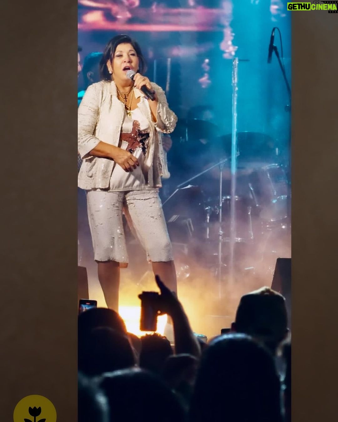 Roberta Miranda Instagram - Obrigada Goiás !!Alexânia !! Público lindo como sempre bora para Caldas novas ?? Hoje !! : : @paoloproducoes