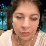 Roberta Miranda Instagram - Vamos louvar?? É pra você !! Ele “Deus” “Jesus”determinará o nosso caminho. Ele desviará daqueles que tanto mal quer nos causar ! Ele trará as metades de nós para ser uma Ele colocará no rosto a lágrima mais preciosa a da felicidade Ele retirará os invejosos, maléficos, impiedosos . Ele pegará nas nossas mãos Ele não julgará as nossas fraquezas Ele vai ensinar como te honrarei Ele é tudo que temos Não está lá fora observando a queda do próximo Ele está dentro de nós aplaudindo as nossas VITÓRIAS TE HONRAREI !!!