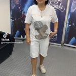 Roberta Miranda Instagram - Kkkkkkk @biacaboz bem-vinda a minha vida !! Cantas que é lindo!! Portuguesa fadista !! Nosso trabalho logo saíra! Menina elegante, de princípios !! Leve! Não traz na alma ranço e nem grosserias Tens sonhos que eu já estou a ajudar a sonhar !! Será que toda gente é livre pra sentir saudades !! Hit na Europa