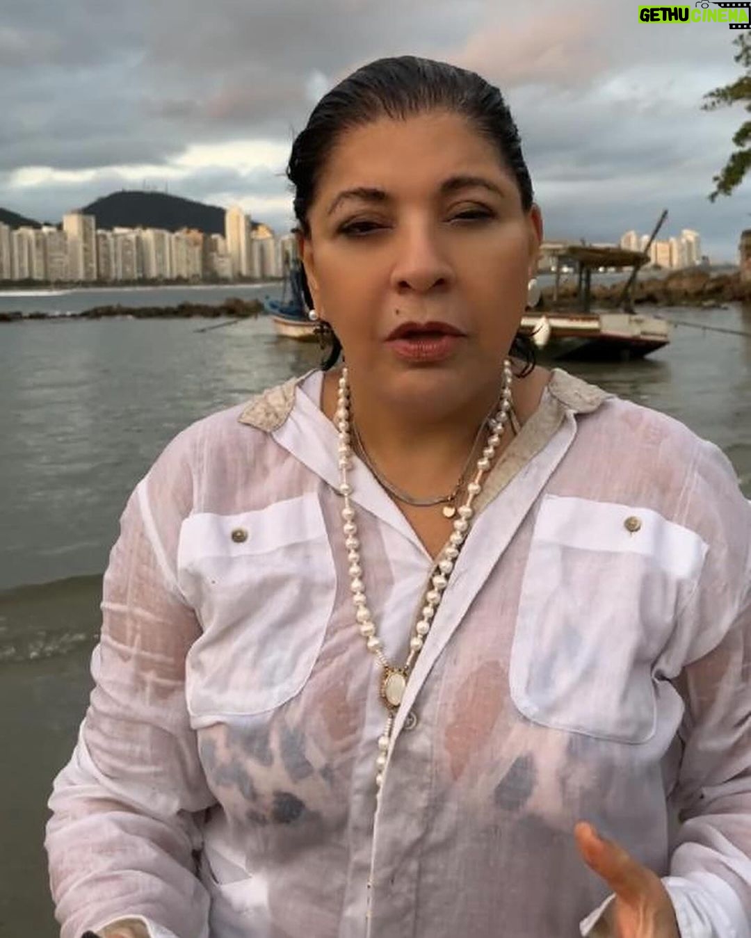 Roberta Miranda Instagram - Recebi de um professor PHD de COIMBRA ele disse “ uma preciosidade dessas vai ser difícil de ver” Para abrilhantar mais nossa @hebecamargooficial e @joana Logo à frente uma mudança física e estética Cabeça então mudou 220% nosso @nelsongoncalveseterno