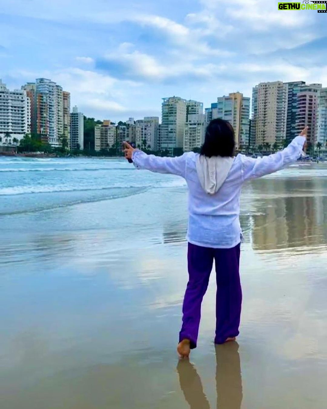 Roberta Miranda Instagram - Recebi de um professor PHD de COIMBRA ele disse “ uma preciosidade dessas vai ser difícil de ver” Para abrilhantar mais nossa @hebecamargooficial e @joana Logo à frente uma mudança física e estética Cabeça então mudou 220% nosso @nelsongoncalveseterno