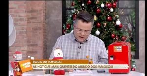 Roberta Miranda Instagram - Lá vai… @soniaabrao !! O @vladimiralves  tem razão eu fiquei como nasci no set da gravação mas… @celiamoratori minha empresária proibiu de mostrar e Cena real hummmmm… 
Temos sim um  documento assinado que nada pode vazar kkkk 
  Tá lindo o final só que não estou só e@sim com um ALGUÉM kkkkkkk se mostrasse seria a polêmica do ANO kkkkk👉🏽👉🏽👉🏽👉🏽👉🏽