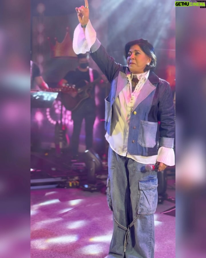 Roberta Miranda - 51.7K Likes - Em todo show falo isto que é para todas as MULHERES denunciarem canalhas que não respeitam suas companheiras !!
Me diz qual a sua opinião .