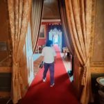 Roberta Miranda Instagram - Conhecendo o Palácio Nacional da Ajuda, nossa história! Fora a surpresa e o presente que ganhei de um fã que lá trabalha e nos levou para andar no Elevador da Rainha, com mais de 100 anos.
