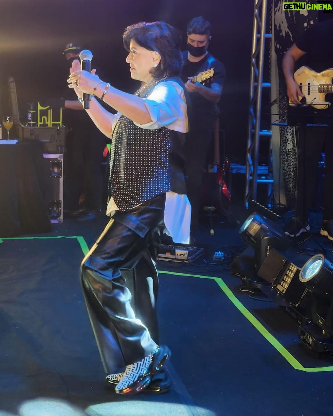 Roberta Miranda Instagram - Obrigada público @sesctaubate @celiammoratori @paoloproducoes Aguardem o teaser deste show!!