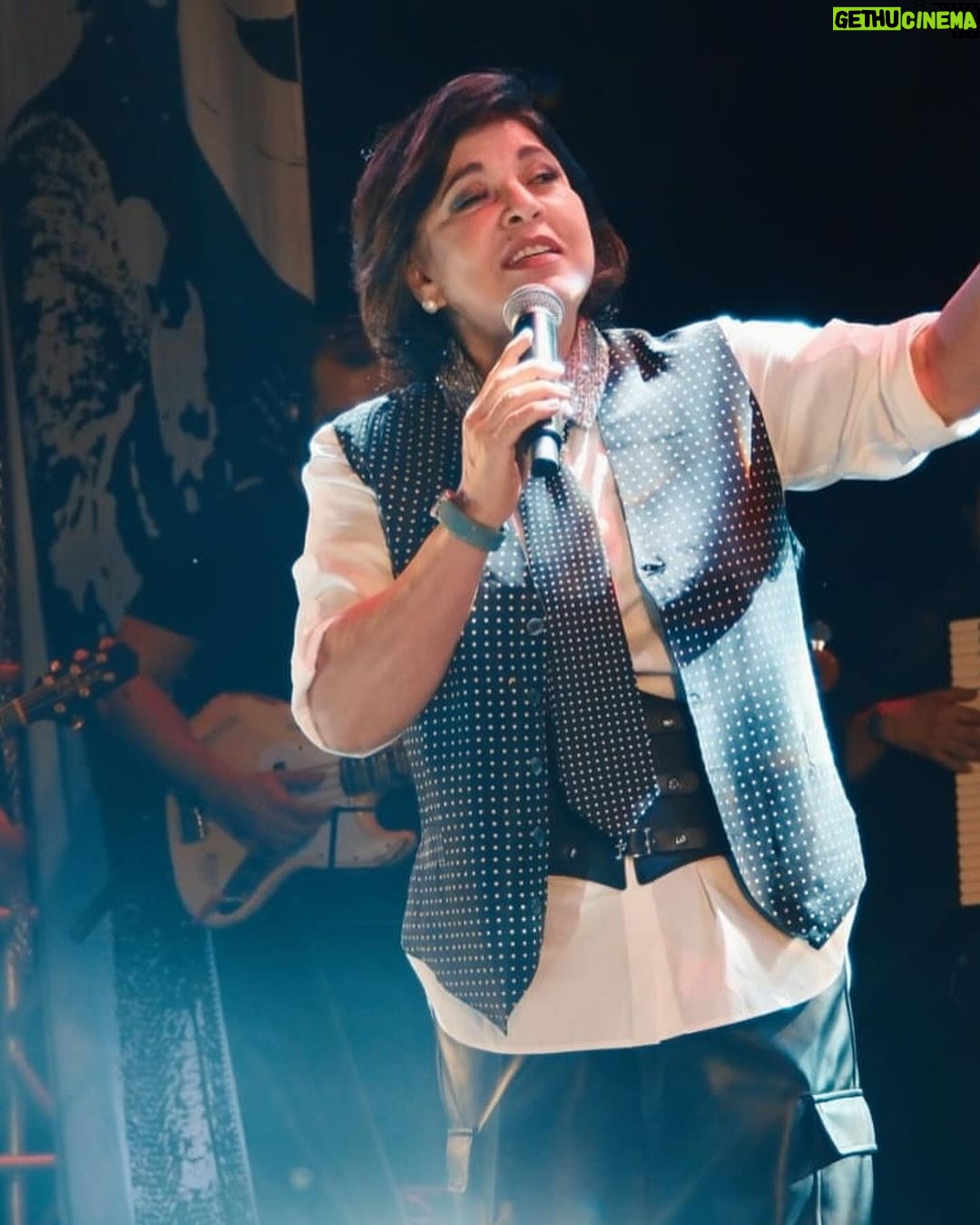 Roberta Miranda Instagram - Obrigada público @sesctaubate @celiammoratori @paoloproducoes Aguardem o teaser deste show!!