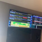 Roberta Miranda Instagram - Gratidão a mais uma rádio @tropical_fm107.9 hoje encontrei com porteiros, taxistas , a moça do bco ! Pessoas que me falaram “ parabéns tá arrebentando com #perigosaelindarobertamiranda “ aí , sim vc percebe o sucesso!! Temos no grupo milhares de fãs que estão postando aonde está tocando !! Qual cidade e estados gratidão !!!
