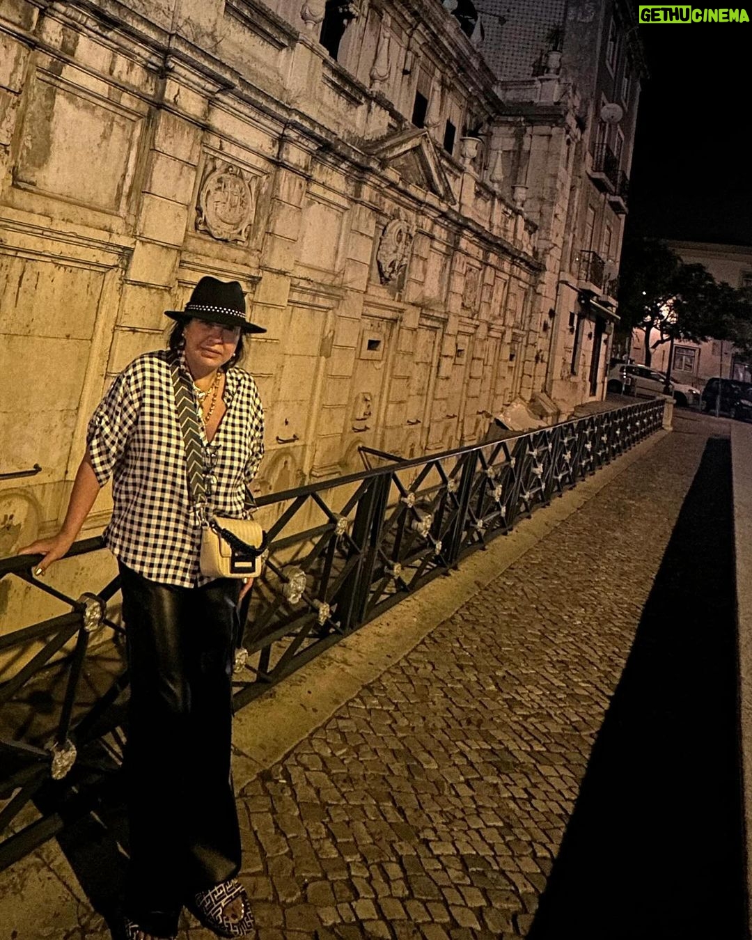 Roberta Miranda - 57.7K Likes - Orgulho de ser NORDESTINA!! Aqui alguns momentos com amigos em Lisboa!!!