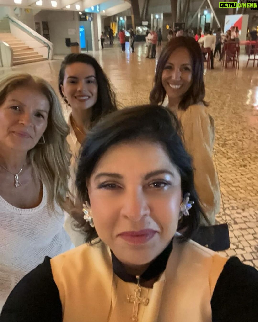Roberta Miranda - 57.7K Likes - Orgulho de ser NORDESTINA!! Aqui alguns momentos com amigos em Lisboa!!!