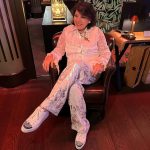 Roberta Miranda Instagram – O meu aniversário aqui em Lisboa Portugal ! Com pessoas que Deus mais uma vez me@colocou frente a eles!
O casal Ruy e Taty Ferreira anfitriões !
Filhote Enzo, @biacaboz Artista portuguesa fizemos uma parceria ( aguardem) Graça mamãe de Bia Fã 1  e Arthur meu assessor! 
  Lindo aniversário! 
O 💜 ficou com saudades dos meus aí no Brasil!! 
Grata meus fãs ! Família, amigos! Bb Severino mamãe tá com saudades