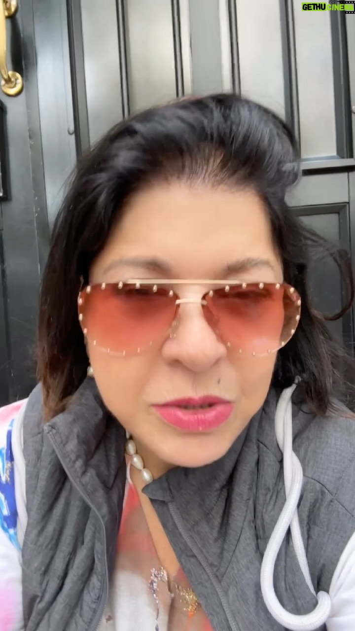 Roberta Miranda Instagram - Veja esta história verídica sobre a música Desespero De Uma Noite .. aqui nasceu ela !! Foi quando @queirozwanda me@acolheu na casa dela !! E me deu dignidade comida e um teto . O que acharam?? Deixe aqui o seu comentário por favor