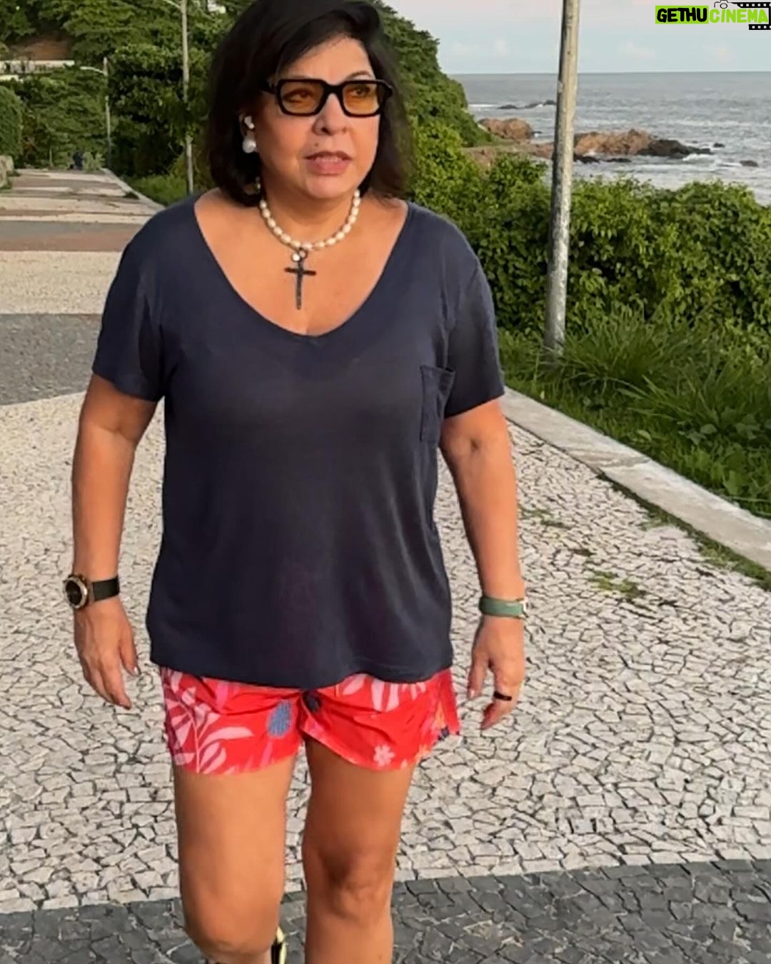 Roberta Miranda Instagram - Obrigada , amados!!! @brunogmonteiro @binhoulm @luciannmarkus @gutoulm @rafaelmanga_oficial @wagnermiau @tufijr Sempre prezei por amizades !! O cafezinho com todos me fez ficar felizona!!! @celiammoratori Carrossel de dias encantadores