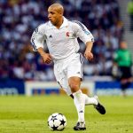 Roberto Carlos Instagram - 122 años del mejor club de la historia! Felicidades, madridistas! Hala Madrid!