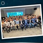 Roberto Justus Instagram - Reunimos o time completo da SteelCorp hoje! Metas alinhadas, objetivos no radar e uma análise transparente da nossa trajetória até aqui. 🚀 Nosso time está em uma busca constante por eficiência, sustentabilidade e inovação na indústria da construção. Estamos unidos em busca de grandes conquistas! 🌟 #steelcorp #objetivosalcançados #equipe #construcaocivil ##steelframe #sustentabilidade #inovação #projetos