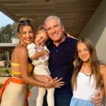 Roberto Justus Instagram - Passando esse dia especial ao lado delas… 💙💙💙