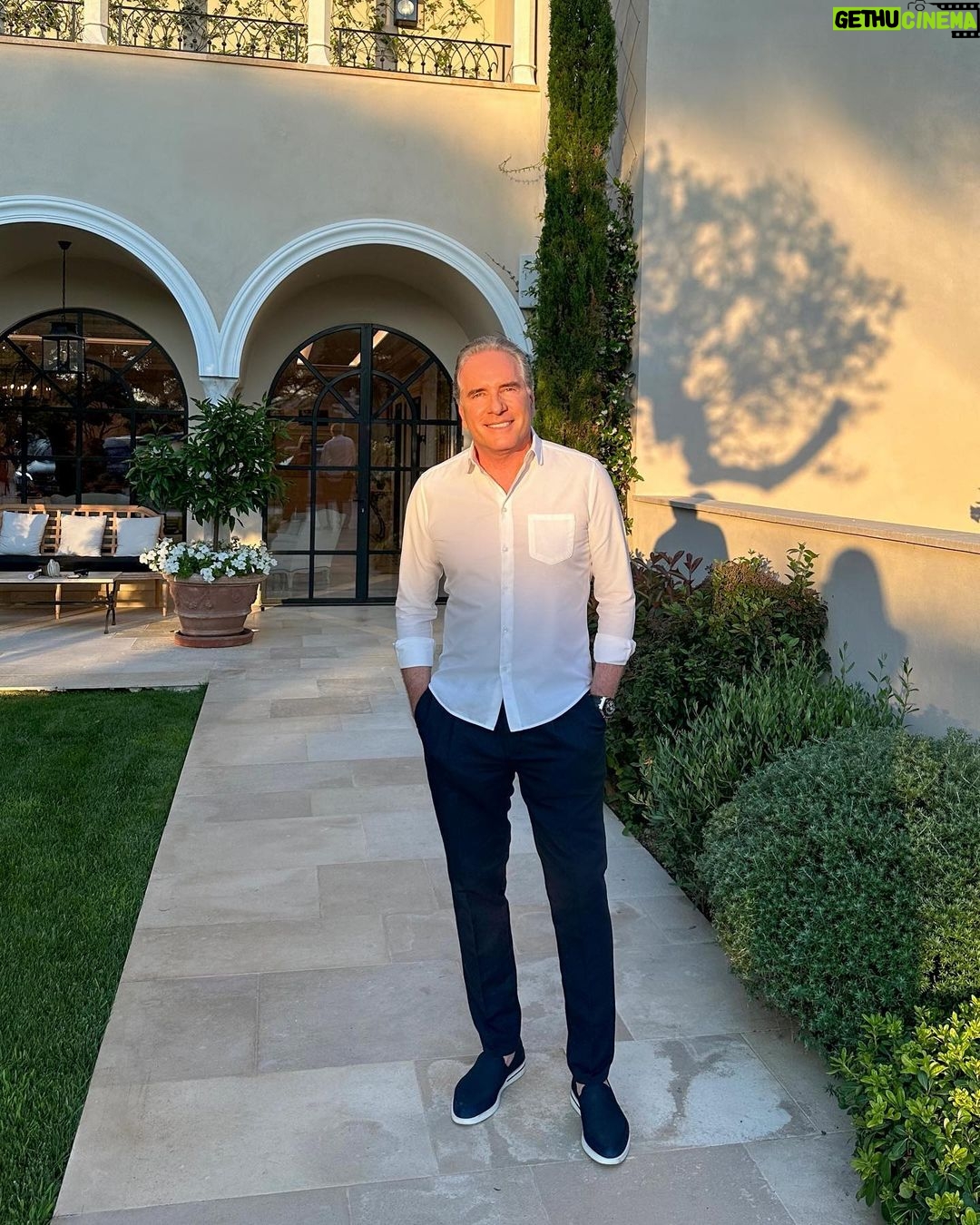 Roberto Justus Instagram - Na despedida da nossa linda viagem romântica. 💙💙 St Tropez, France