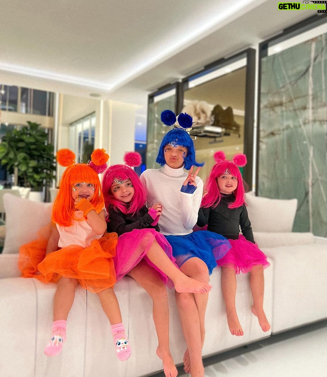 Roberto Justus Instagram - Minhas princesinhas Vicky, Kiki, Rafa e Nena! Bagunรงa garantida! ๐๐๐๐ Sunny Isles Beach Miami