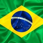 Roberto Justus Instagram - Não poderia deixar de me posicionar nesse momento tão importante e preocupante em que vivemos. Muitos sabem que eu fiquei triste com a volta da esquerda ao poder no Brasil depois de tudo que fizeram nos anos em que estiveram no governo. Mas depois das eleições eu que sou patriota e democrata, aceitei o resultado e passei a torcer para que dessa vez fizessem algo diferente para o bem do Brasil e da população. O que esperava do ex-Presidente Bolsonaro é que como estadista aceitasse a situação e utilizasse o patrimônio de 58 milhões de votos para fazer uma firme oposição e de forma democrática. A alternância de poder exige uma oposição competente para o bem do país!Porem o que vimos no domingo em Brasília foi um inaceitável e absurdo ato de violência e vandalismo contra a nossa democracia. A ignorância desse movimento anti democrático foi a meu ver um grande trunfo para a esquerda que falava a respeito desse posicionamento agressivo que sempre pautou o comportamento de muitos seguidores do Ex-Presidente, de alguns no entorno dele e muitas vezes dele próprio, o que na minha visão contribuiu com a derrota nas eleições. Esse comportamento insuflou muitos outros seguidores e acabou nessas cenas lamentáveis que ninguém de bom senso e equilíbrio gostaria de ter visto. Que sirva de lição e reflexão a todos e que consigamos ter um país mais equilibrado, que saiba conviver com as divergências de forma civilizada, com o direito de opinião garantido mas sempre preservando as nossas instituições.