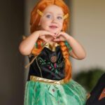 Roberto Justus Instagram - Apareceu a Princesa Anna hoje aqui em casa! Quem aguenta isso? 💙💙💙