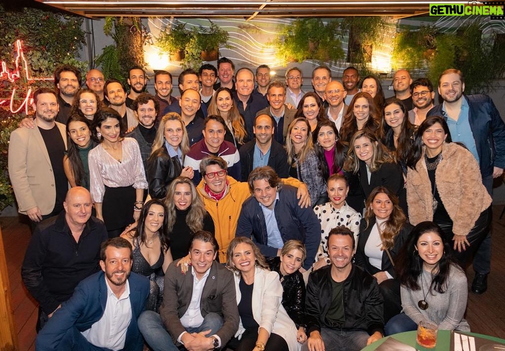 Roberto Justus Instagram - Ontem fizemos um evento onde reunimos o pessoal do O Aprendiz para matar a saudade! Não vieram todos mas tinha gente de todas as edições além de conselheiros e produção! Foi demais rever as pessoas e relembrar momentos do programa.