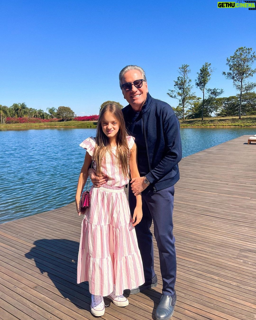 Roberto Justus Instagram - Domingo com a minha princesa @rafapinheirojustus 💙💙