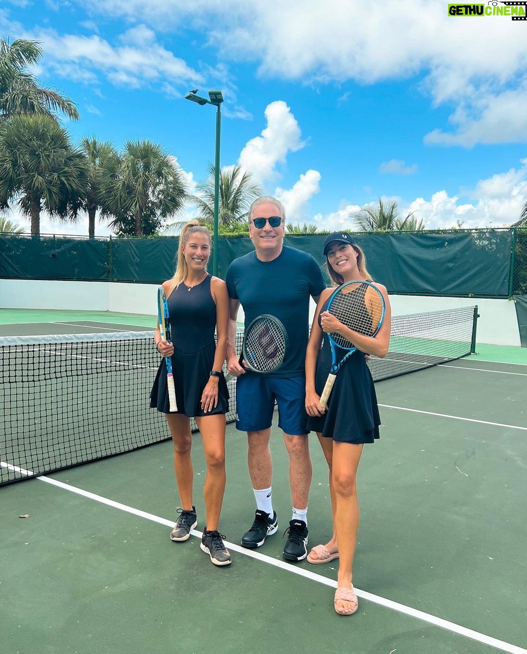Roberto Justus Instagram - Luiza e Mariana! Amei jogar com vocês! Profissionais de tênis de primeira! Que prazer poder jogar o meu esporte favorito nas férias! 🎾🎾🎾 Sunny Isles Beach Miami
